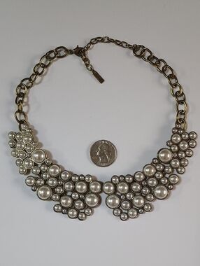 Pearl Cluster Statement Necklace - Gold Tone